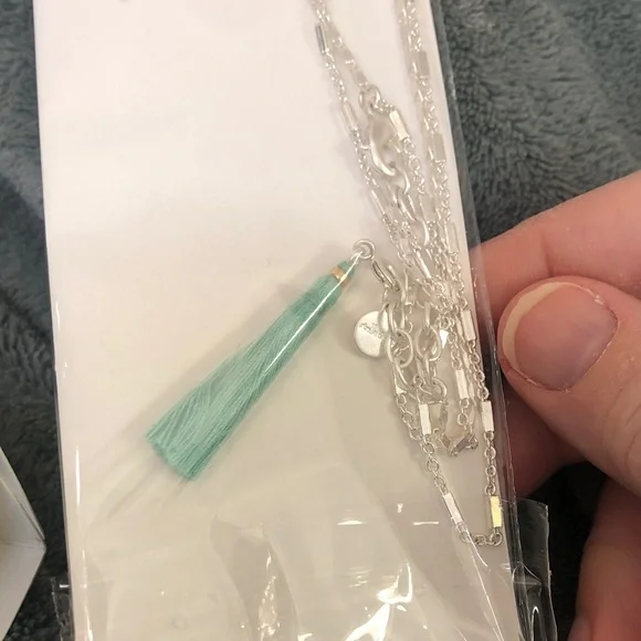 Stella & Dot Costa Necklace - Picture 4 of 10